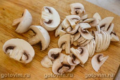 Круассаны из готового слоеного теста с курицей и грибами Круассаны из готового слоеного теста с курицей и грибами