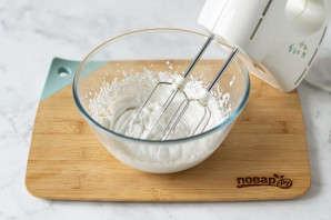 Веганский торт с кокосовыми сливками Веганский торт с кокосовыми сливками