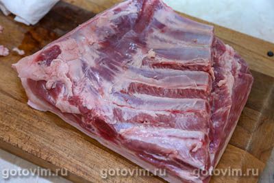 Cвиная грудинка, запеченная с пряной смесью в фольге Cвиная грудинка, запеченная с пряной смесью в фольге