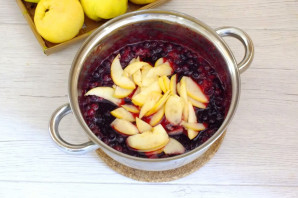Варенье из клюквы и яблок
