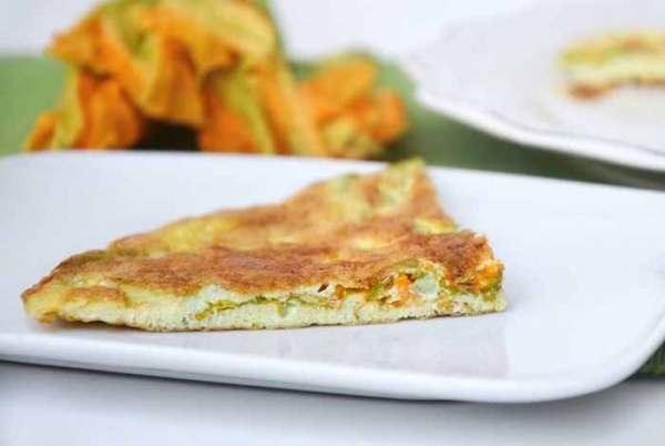 
Омлет на сковороде с молоком и сыром — 5 простых рецептов с фото	