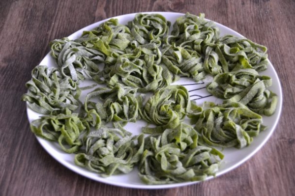 Лапша со шпинатом Лапша со шпинатом