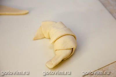 Круассаны из готового слоеного теста с курицей и грибами Круассаны из готового слоеного теста с курицей и грибами