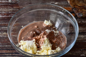 Творожно-шоколадный десерт с бананом Творожно-шоколадный десерт с бананом