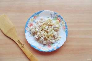 Куриный слоеный салат Куриный слоеный салат