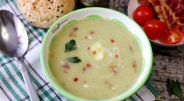 Суп-пюре из брокколи с беконом и йогуртом, пошаговый рецепт с фото Суп-пюре из брокколи с беконом и йогуртом, пошаговый рецепт с фото