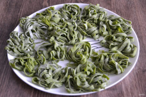 Лапша со шпинатом Лапша со шпинатом