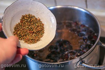 Взвар из шиповника и зверобоя Взвар из шиповника и зверобоя