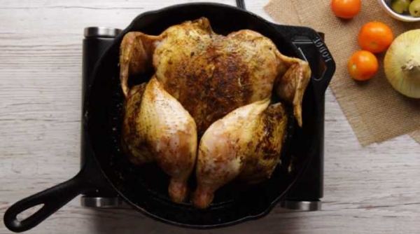 Сочная курица целиком в духовке с хрустящей корочкой
Сочная курица целиком в духовке с хрустящей корочкой