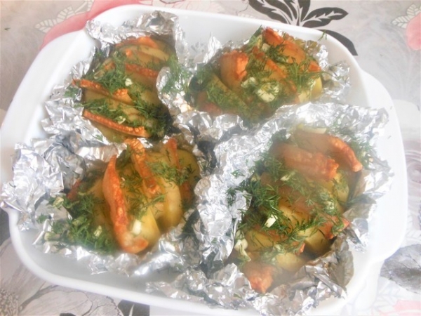 Картофель с салом в фольге