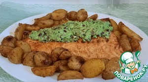 Нежное филе лосося с топпингом из авокадо Нежное филе лосося с топпингом из авокадо