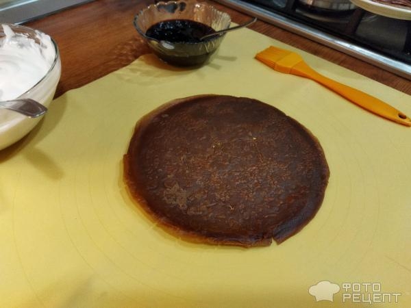 Рецепт: Блинный торт с творожным кремом - протёртая черная смородина, шоколадная глазурь, орехи и много эмоций Рецепт: Блинный торт с творожным кремом - протёртая черная смородина, шоколадная глазурь, орехи и много эмоций