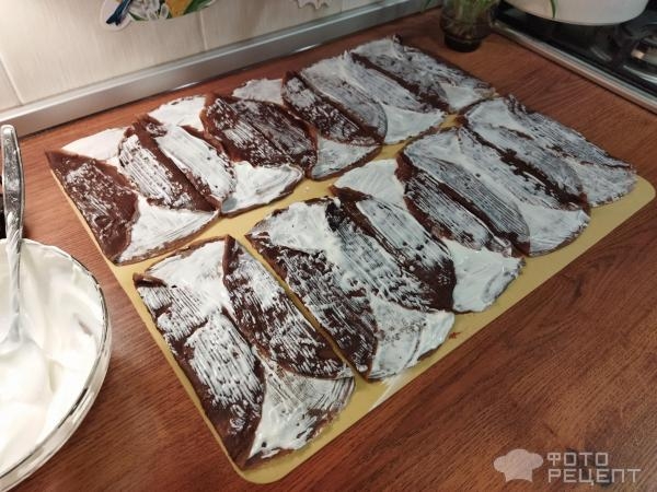 Рецепт: Блинный торт с творожным кремом - протёртая черная смородина, шоколадная глазурь, орехи и много эмоций Рецепт: Блинный торт с творожным кремом - протёртая черная смородина, шоколадная глазурь, орехи и много эмоций