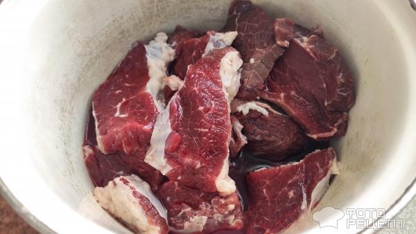 Рецепт: Говядина тушеная - с картофелем, белыми грибами и молоком