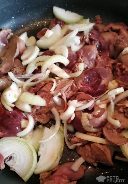 Рецепт: Пирог из блинных рулетов - с куриной печенью Рецепт: Пирог из блинных рулетов - с куриной печенью