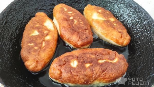 Рецепт: Пирожки с яйцом и луком - бабушкины Рецепт: Пирожки с яйцом и луком - бабушкины