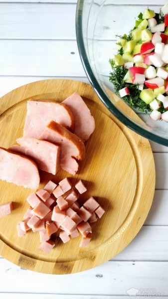 Рецепт: Салат из весенних овощей - ветчиной и запахом весны. Рецепт: Салат из весенних овощей - ветчиной и запахом весны.