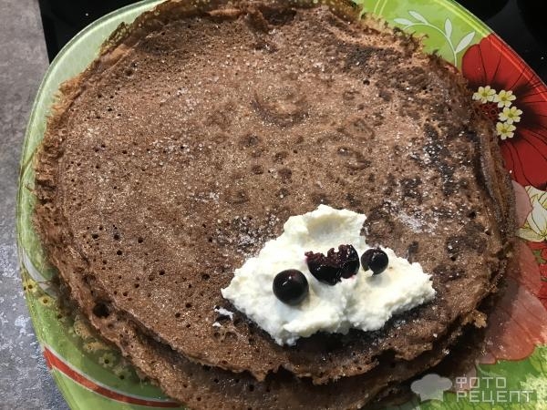 Рецепт: Шоколадные блины с творогом - нежные, ванильно-шоколадные Рецепт: Шоколадные блины с творогом - нежные, ванильно-шоколадные