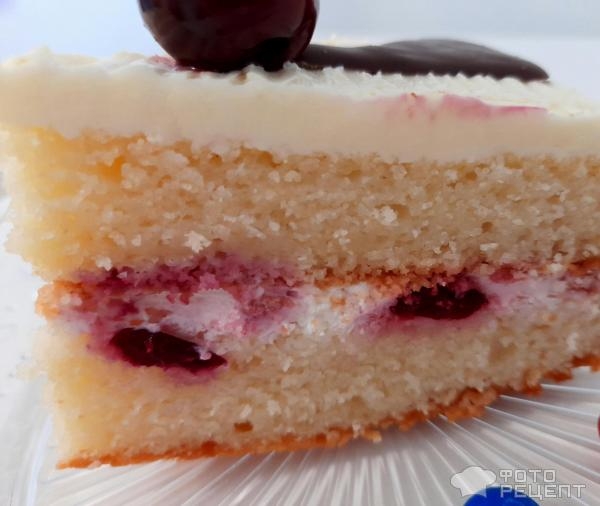 Рецепт: Торт "Кошечка" на день рождения девочке - Бисквитный торт "Кошечка" с масляным кремом и черешней. И кексы "Кошачьи лапки". Рецепт: Торт "Кошечка" на день рождения девочке - Бисквитный торт "Кошечка" с масляным кремом и черешней. И кексы "Кошачьи лапки".