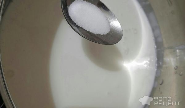 Рецепт: Торт "Кошечка" на день рождения девочке - Бисквитный торт "Кошечка" с масляным кремом и черешней. И кексы "Кошачьи лапки". Рецепт: Торт "Кошечка" на день рождения девочке - Бисквитный торт "Кошечка" с масляным кремом и черешней. И кексы "Кошачьи лапки".