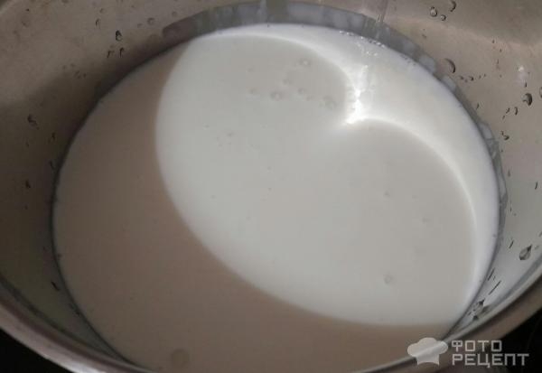 Рецепт: Торт "Кошечка" на день рождения девочке - Бисквитный торт "Кошечка" с масляным кремом и черешней. И кексы "Кошачьи лапки". Рецепт: Торт "Кошечка" на день рождения девочке - Бисквитный торт "Кошечка" с масляным кремом и черешней. И кексы "Кошачьи лапки".