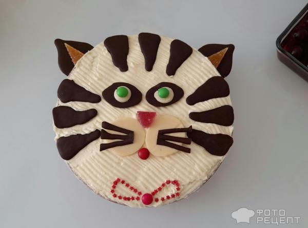 Рецепт: Торт "Кошечка" на день рождения девочке - Бисквитный торт "Кошечка" с масляным кремом и черешней. И кексы "Кошачьи лапки". Рецепт: Торт "Кошечка" на день рождения девочке - Бисквитный торт "Кошечка" с масляным кремом и черешней. И кексы "Кошачьи лапки".