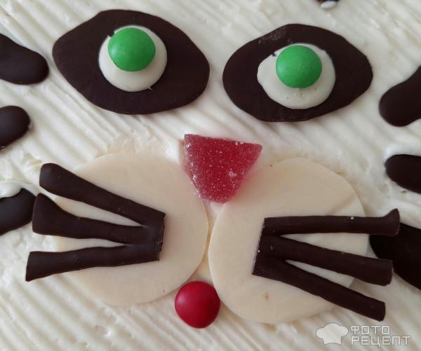 Рецепт: Торт "Кошечка" на день рождения девочке - Бисквитный торт "Кошечка" с масляным кремом и черешней. И кексы "Кошачьи лапки". Рецепт: Торт "Кошечка" на день рождения девочке - Бисквитный торт "Кошечка" с масляным кремом и черешней. И кексы "Кошачьи лапки".