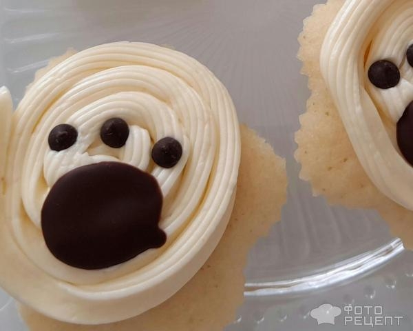 Рецепт: Торт "Кошечка" на день рождения девочке - Бисквитный торт "Кошечка" с масляным кремом и черешней. И кексы "Кошачьи лапки". Рецепт: Торт "Кошечка" на день рождения девочке - Бисквитный торт "Кошечка" с масляным кремом и черешней. И кексы "Кошачьи лапки".