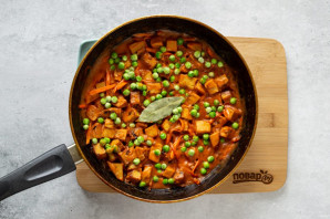 Гуляш из сейтана Гуляш из сейтана