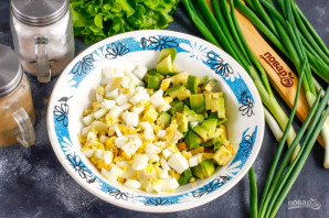 Салат из авокадо с курицей Салат из авокадо с курицей