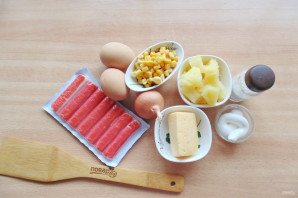 Салат "Искушение" с ананасами Салат "Искушение" с ананасами