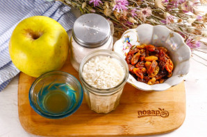 Рисовая каша с яблоками и изюмом Рисовая каша с яблоками и изюмом