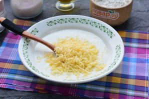 Оладьи с сыром на кефире Оладьи с сыром на кефире