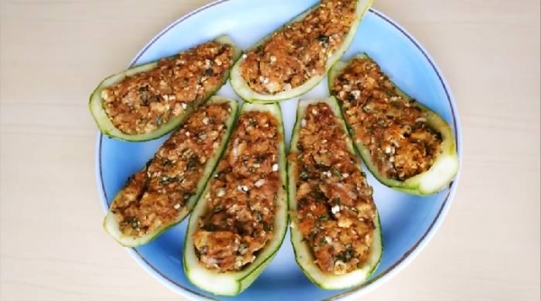Фаршированные кабачки лодочки в духовке с овощами
Фаршированные кабачки лодочки в духовке с овощами