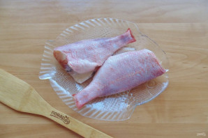 Морской окунь в духовке с лимоном Морской окунь в духовке с лимоном