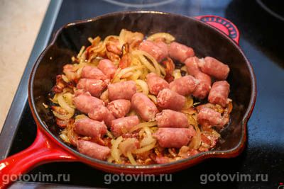 Дублинский коддл или овощное рагу с беконом и свиными колбасками (Dublin coddle) Дублинский коддл или овощное рагу с беконом и свиными колбасками (Dublin coddle)