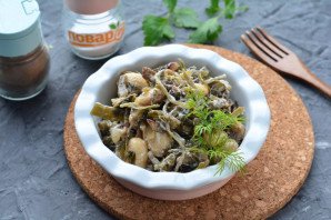 Салат с морской капустой и грибами