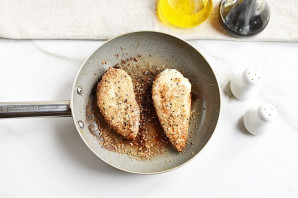 Салат с куриной грудкой и капустой Салат с куриной грудкой и капустой