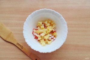 Салат "Искушение" с ананасами Салат "Искушение" с ананасами