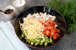 Салат "Нежный" с курицей Салат "Нежный" с курицей