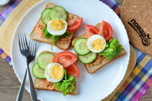 Бутерброды с паштетом на праздничный стол Бутерброды с паштетом на праздничный стол