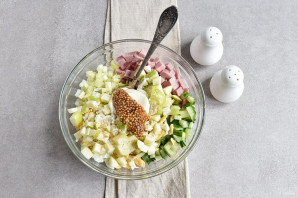 Салат с ветчиной и яйцами Салат с ветчиной и яйцами