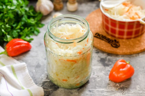 Квашеная капуста в банке Квашеная капуста в банке