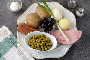 Салат "Ленинградский" Салат "Ленинградский"