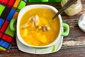 Суп с мясом и зеленым горошком Суп с мясом и зеленым горошком