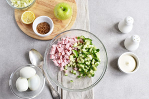 Салат с ветчиной и яйцами Салат с ветчиной и яйцами