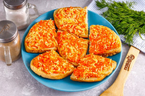 Бутерброды со шпротами и морковью Бутерброды со шпротами и морковью