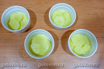 Порционная картофельная запеканка с мясом в формочках Порционная картофельная запеканка с мясом в формочках
