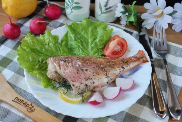 Морской окунь в духовке с лимоном Морской окунь в духовке с лимоном