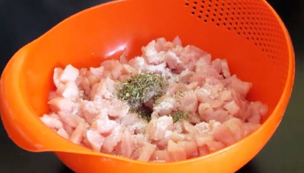 Куриные рубленные котлеты — самые вкусные рецепты на сковороде
Куриные рубленные котлеты — самые вкусные рецепты на сковороде